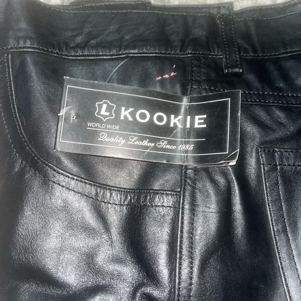 Men’s new Kookie leather pants . Size 40 . Tags still on. No issues .
